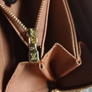 Louis Vuitton Zippy Wallet -  Canvas